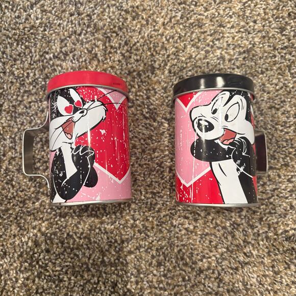 Pepe Le Pew and Cat Salt Pepper Shakers Looney Tunes Pink Black Tin w Covers Set - Picture 1 of 6